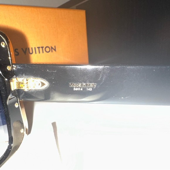 Authentic , LV Moon Pearl Square Sunglasses - Picture 9 of 9